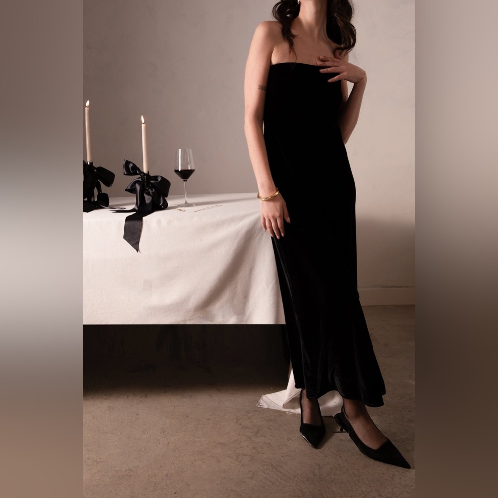 Elegant Strapless Black Slip Dress